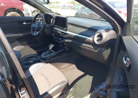 2022 Kia Forte Gt-Line z USA, uszkodzony, nr VIN 3KPF54ADXNE505000